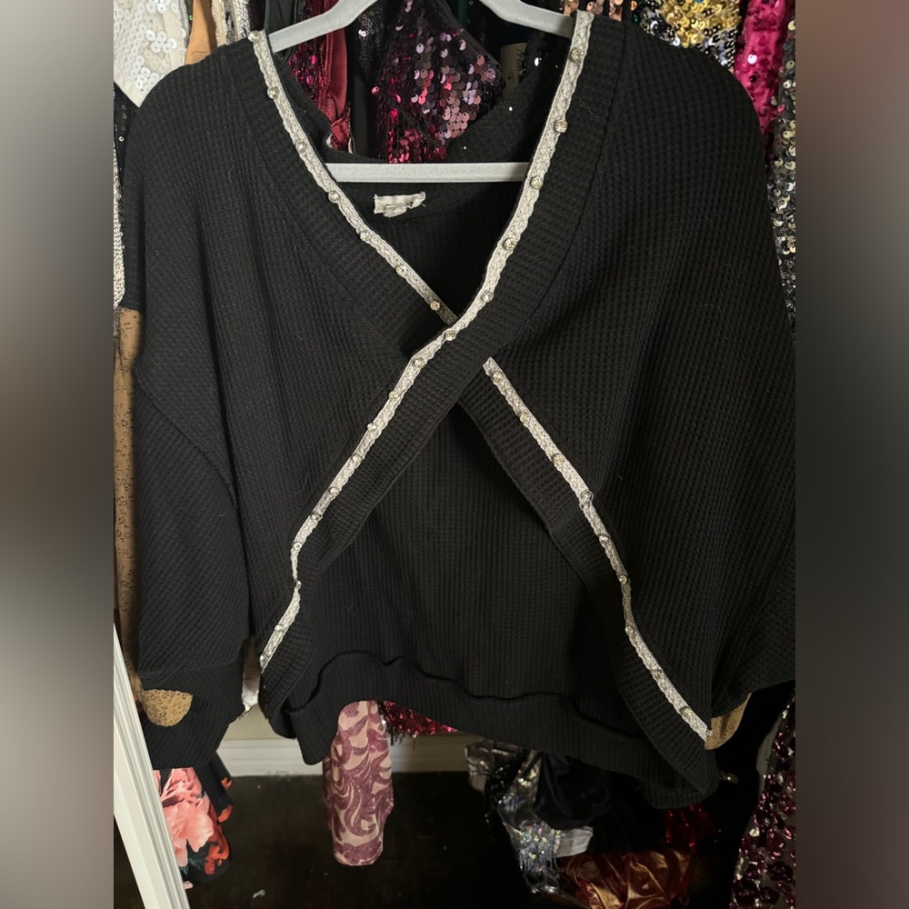 Pol black sweater size small